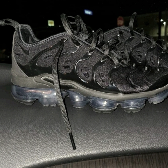 Nike shoes - Picture 1 of 1